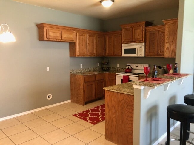 Photo - $200 off your move in by May 15th! Located in Edgewood Manor and in Mustang School District!, Nea...