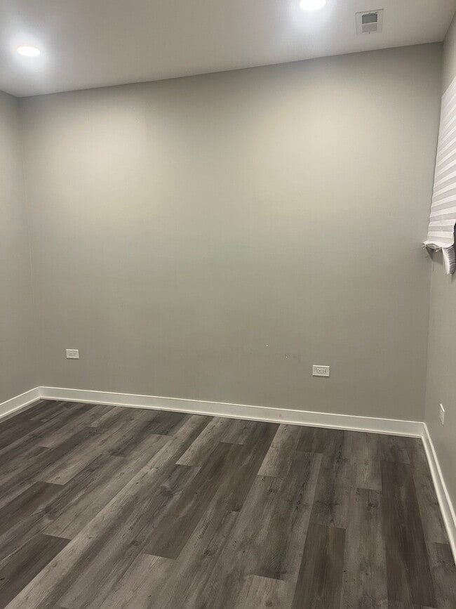 Photo - 8106 S Langley Ave Unit 2