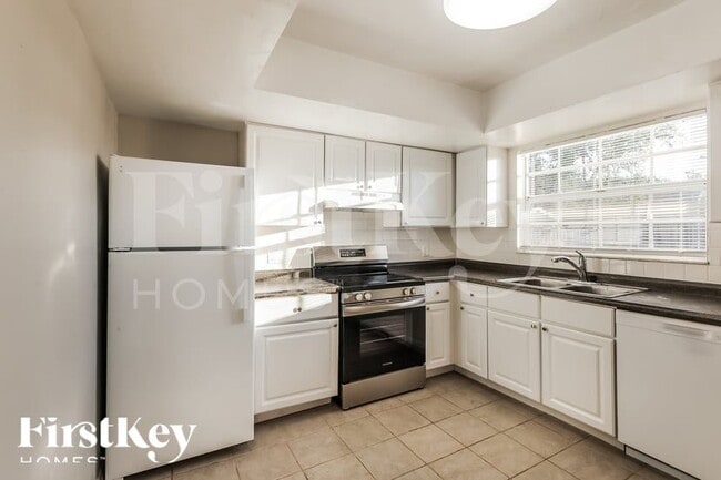 Photo - 18525 Sebring Rd