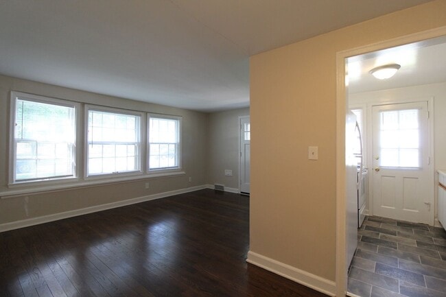 320 E 28th Ave