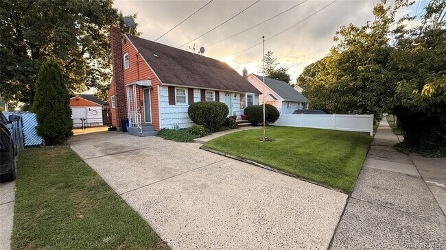 212 Ethel St