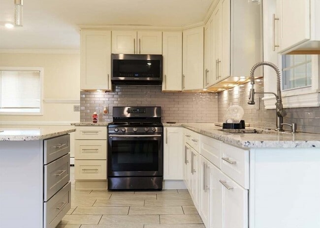 Photo - 21 Englewood Ave