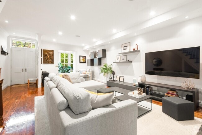 Building Photo - 227 5th St Rental