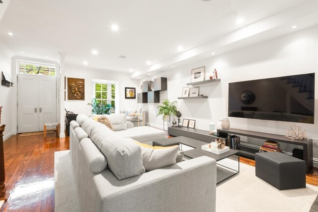 Building Photo - 227 5th St Rental