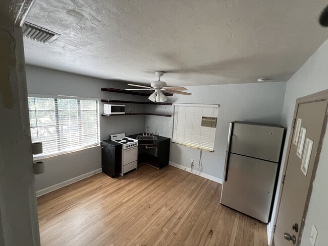 Photo - 617 Hillcrest St Unit A