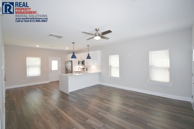 Photo - 555 Gresham Ln