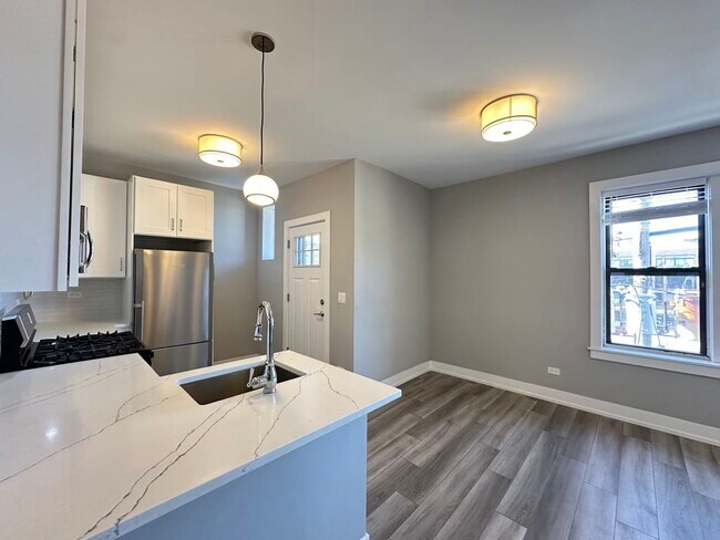 Photo - 3946.5 N Janssen Ave Unit W4