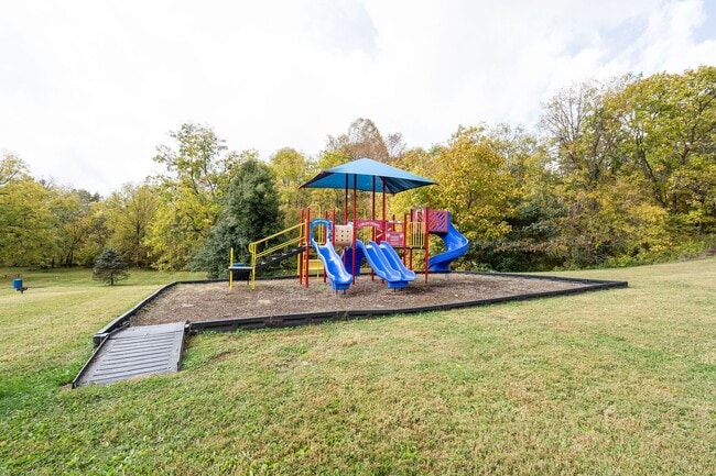 Photo - Country Shores Apartments