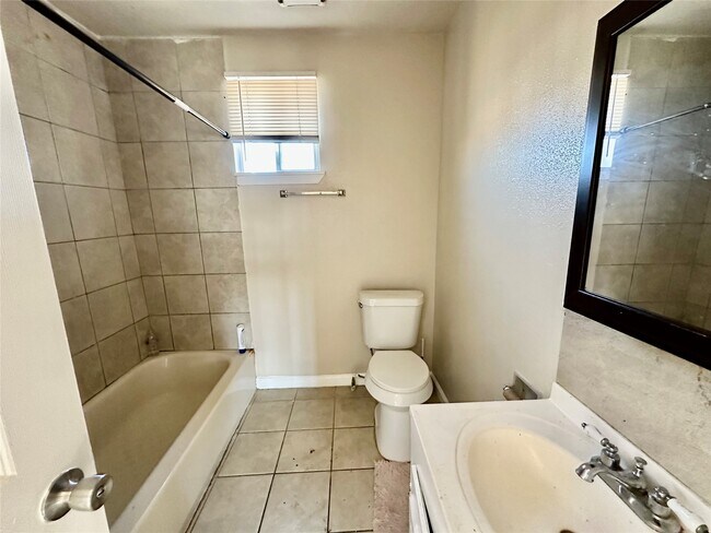 Photo - 2414 Grover Ave