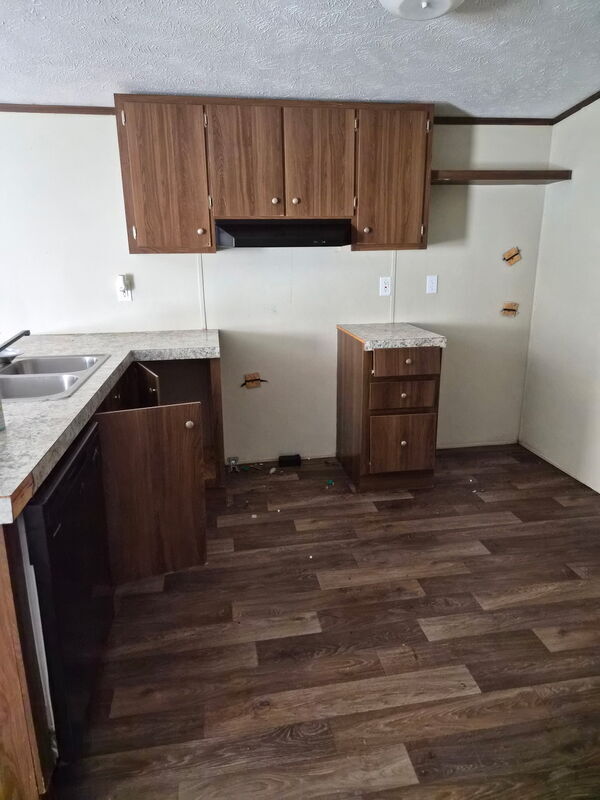 Photo - 185 Lakeside Ln