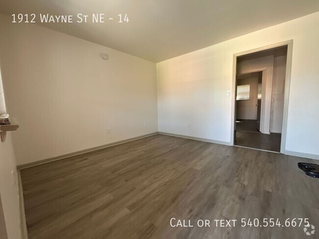 Building Photo - 1 Bedroom Apartment Available! Unit 14