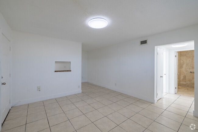 1BR, 1BA - 450SF - Living Room