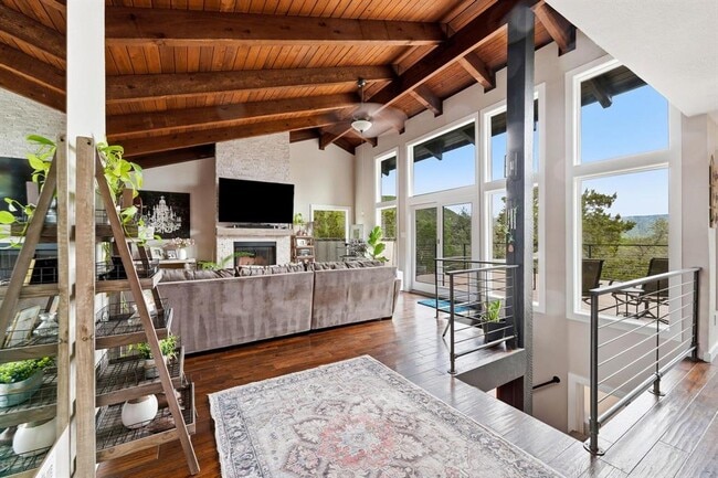 Photo - 7039 Comanche Trail