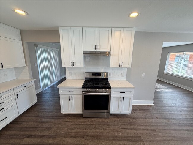 Photo - 5105 Oak Ave