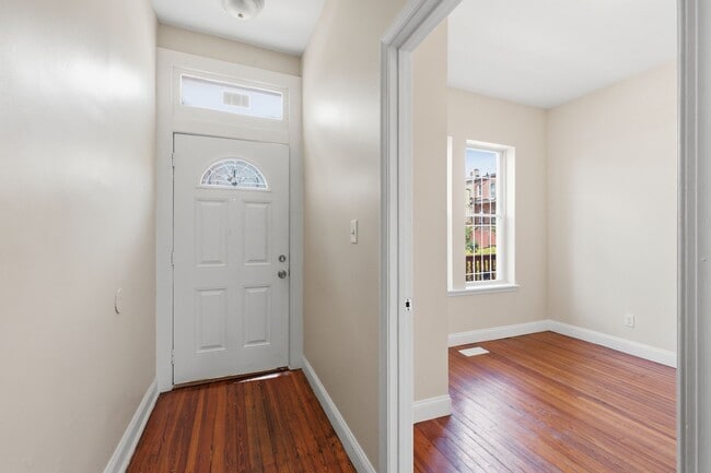 Photo - 720 Gresham Pl NW