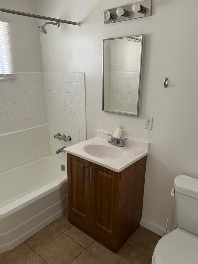 Photo - 204 Fermoore St Unit 204