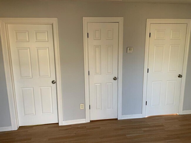 Photo - 6908 Larkstone St