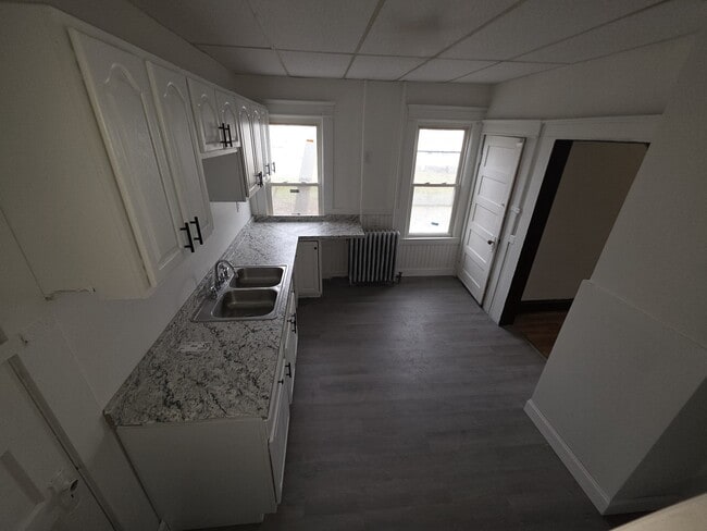 Building Photo - 3714 S Salina St