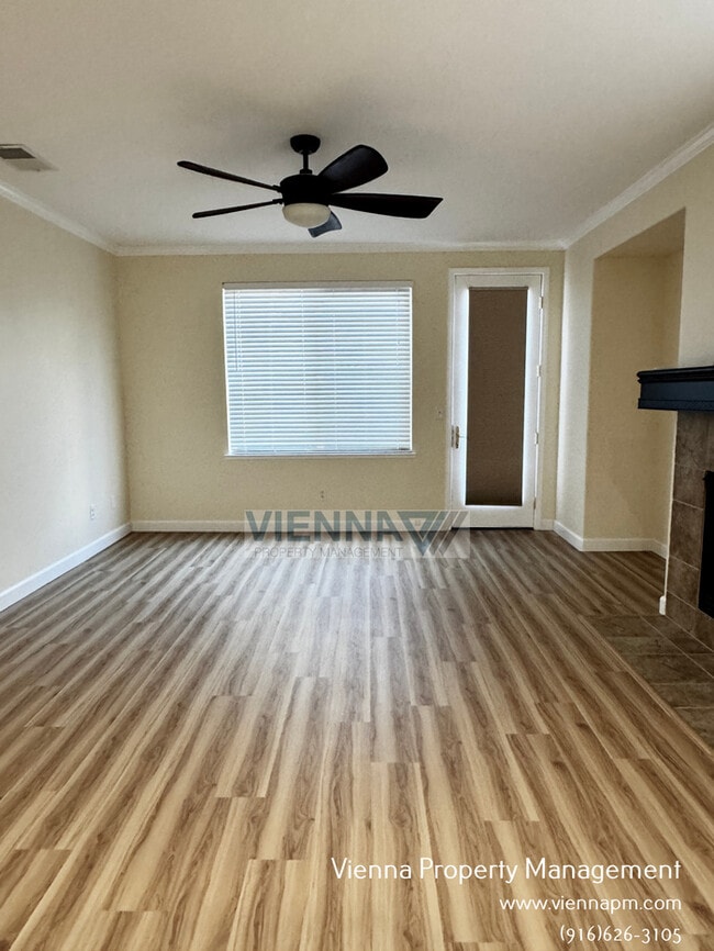 Photo - 829 Courtyards Loop