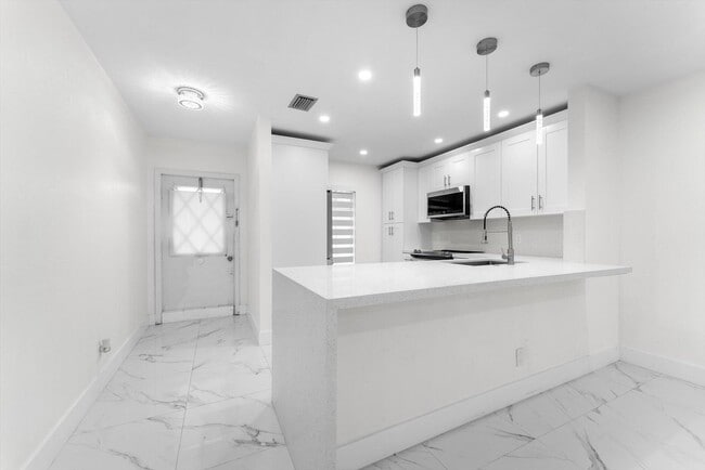 Building Photo - 265 Cape Cod Cir Rental