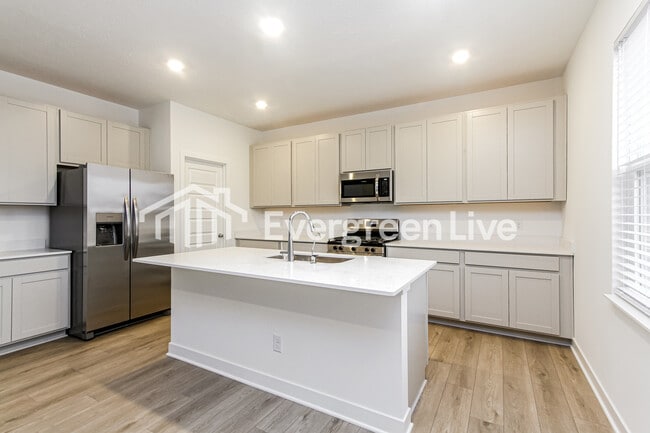 Photo - 802 Penrose Pl