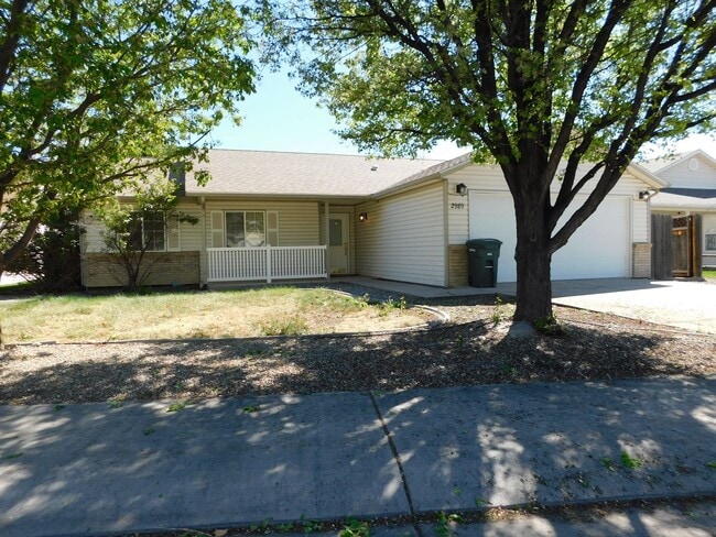 Building Photo - Quiet Neighborhood!