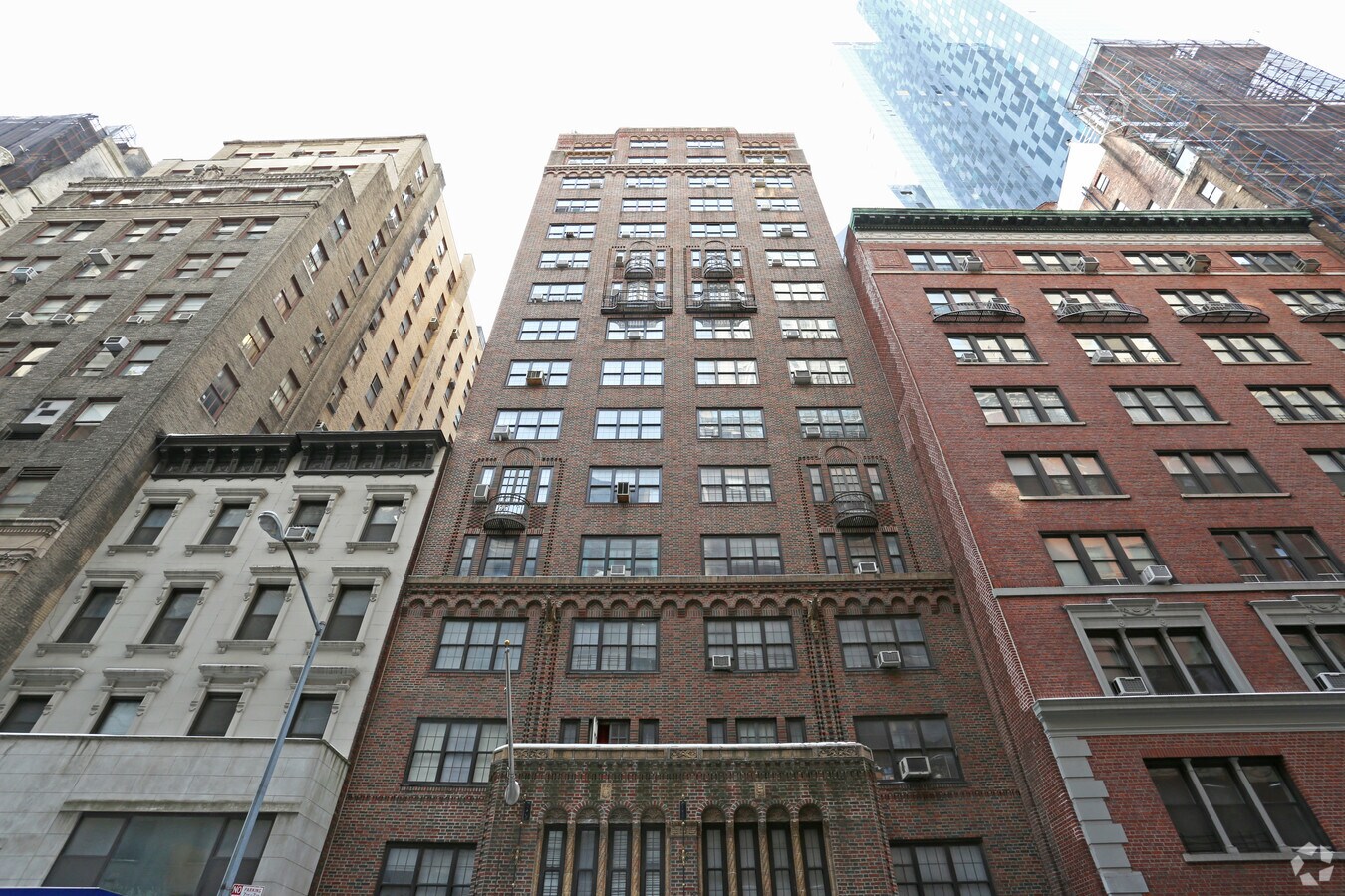 Photo - Wilshire Plaza