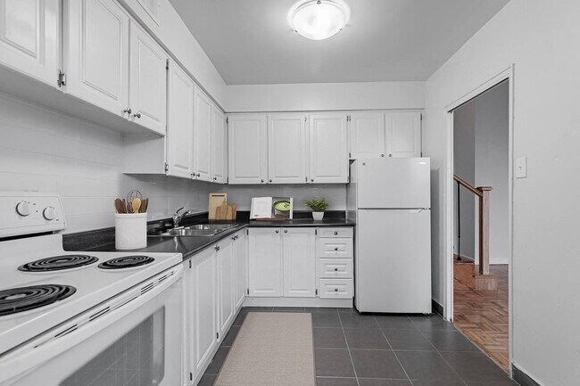 4383 Bathurst Street