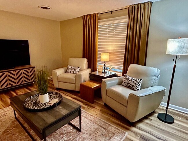 Photo - 917 Davis Blvd