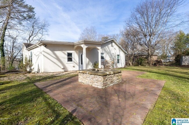 Photo - 122 Shawnee Ln NW