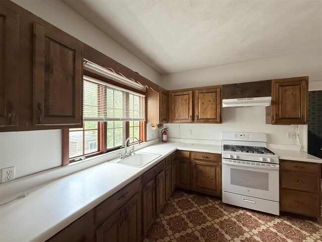 Photo - 186 Powder House Blvd Unit 2