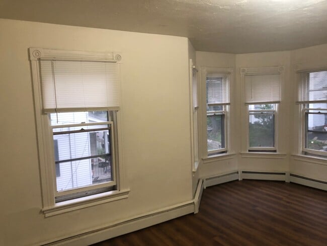 Photo - 28 Garnet St