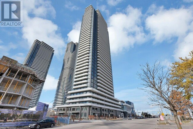 Photo - 28 Interchange Wy Unit 4010