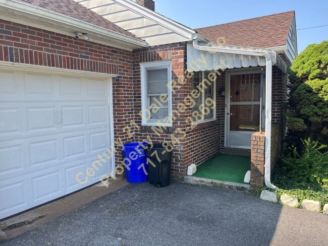 Photo - Lovely 3 Bedroom 1 bath all One Level Home...
