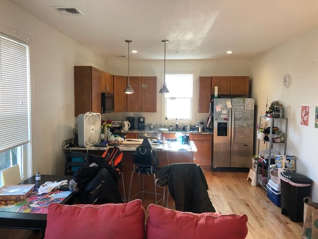 Building Photo - 20 Delle Ave Unit 2