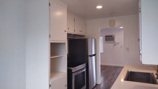 Photo - 5800 48th Ave