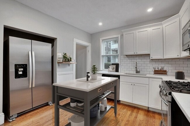 Building Photo - 11 S Munroe Terrace Unit 1