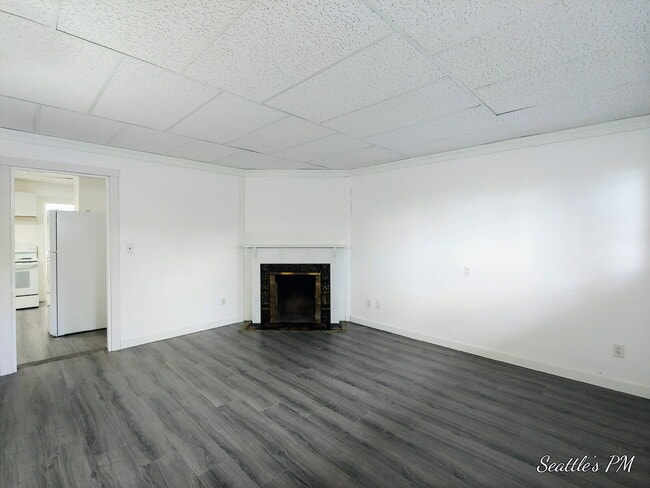 Photo - Newly Remodeled 1bdrm in Convenient Eastlake Neighborhood with Washer\Dryer and Parking Unit 1