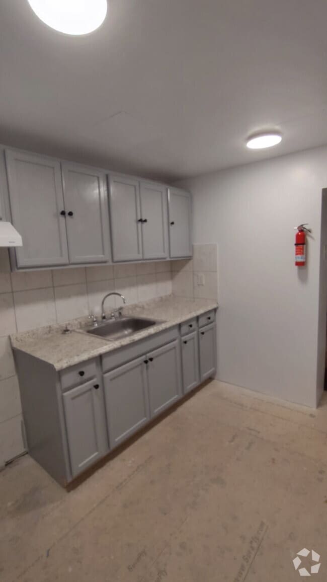 Building Photo - 255 E Tusculum St Rental