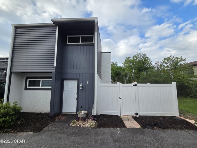 Building Photo - 7125 N Lagoon Dr