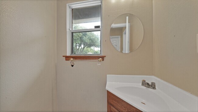 Photo - 9953 Mango St