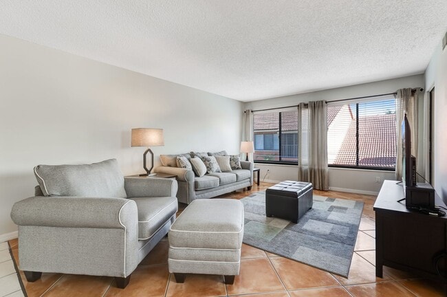 Photo - ** PALM RIVER ** 2 BED / 2 BATH - CONDO - NORTH NAPLES - TURNKEY - ANNUAL OR SHORT TERM RENTAL
