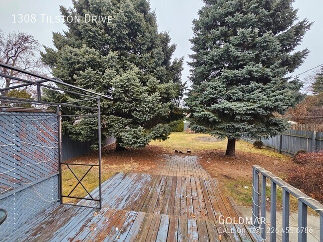 Photo - Look at this yard!  Also comes with a house - 3 bedroom 1 bath