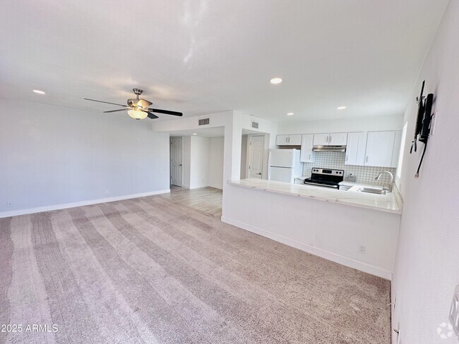 Building Photo - 4731 E Belleview St Rental