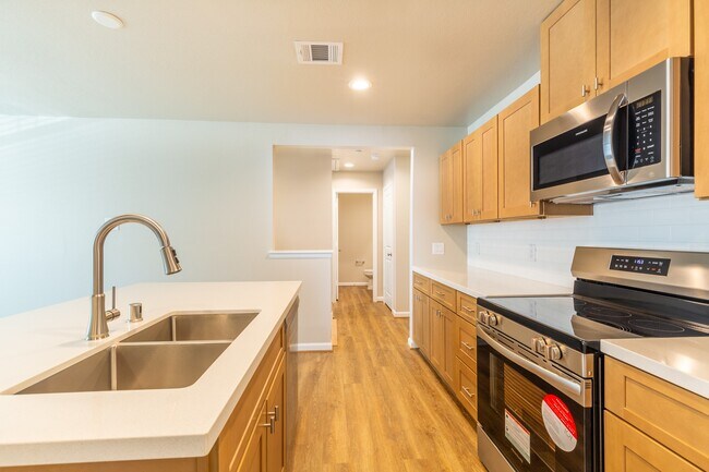 Photo - 217 Pk Pl Cir Unit C