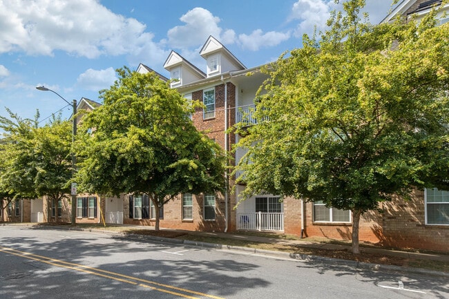 Crest Gateway Apartments