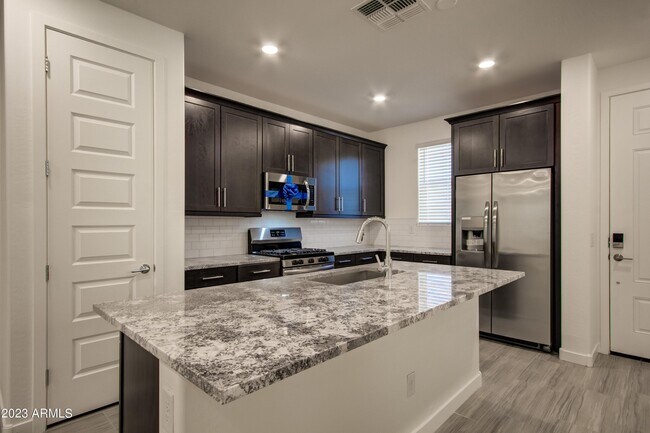 Photo - 1087 E Chapman Dr