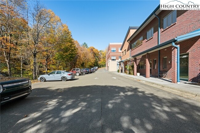 Photo - 610 State Farm Rd