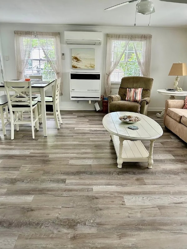 Photo - 8 Churchill Dr