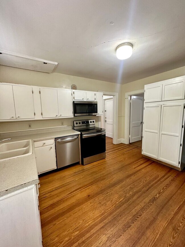 Photo - Pre-Leasing UK Fall Semester 2026